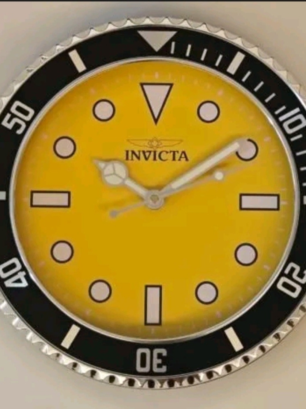 Invicta Yellow Dial with Black Bezel Watch Face